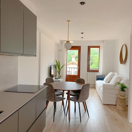 Acogedor Apartamento Con Terraza Y Parking Publico En Комильяс Экстерьер фото
