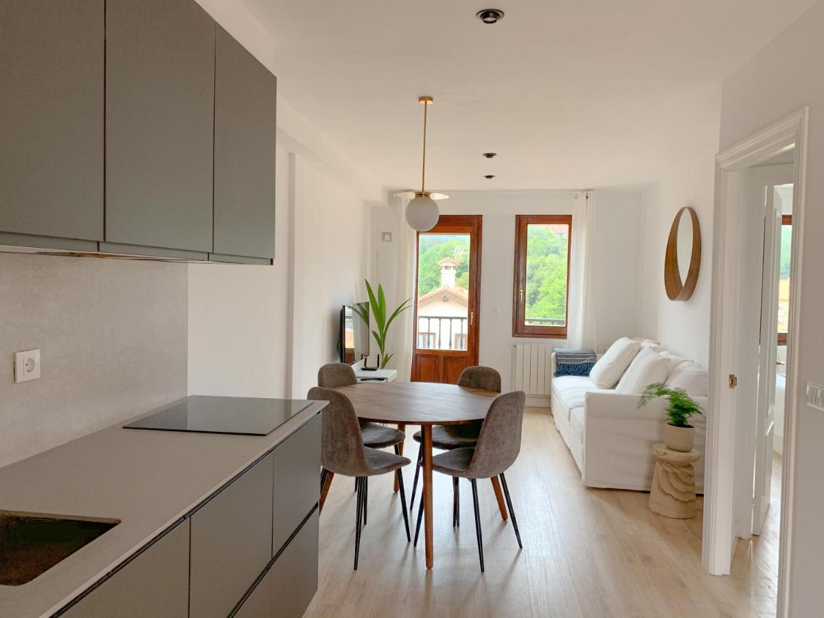 Acogedor Apartamento Con Terraza Y Parking Publico En Комильяс Экстерьер фото